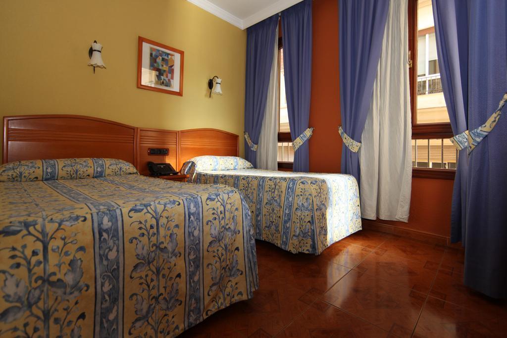 Hostal Victoria Málaga Quarto foto